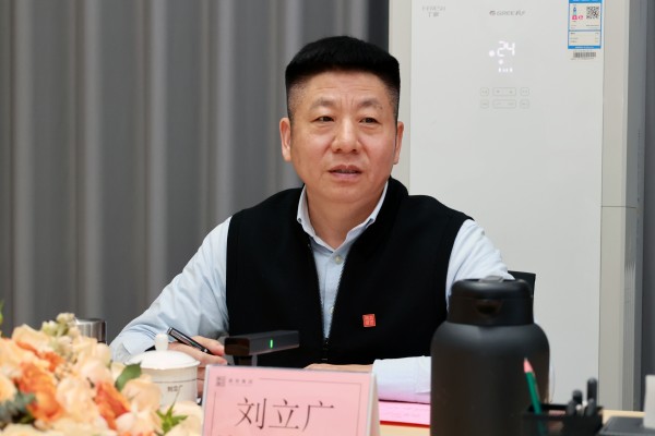 1M1A2298.JPG 1M1A2298.JPG